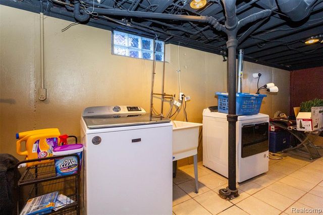 1644 Stewart Avenue, Lincoln Park, MI 48146