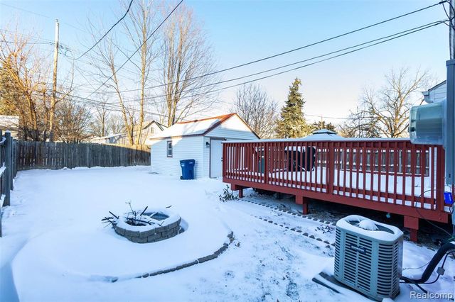 1644 Stewart Avenue, Lincoln Park, MI 48146