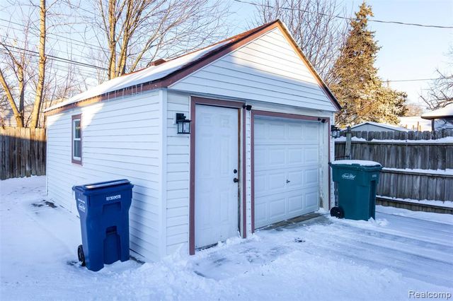 1644 Stewart Avenue, Lincoln Park, MI 48146