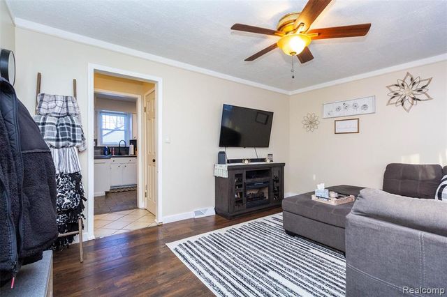 1644 Stewart Avenue, Lincoln Park, MI 48146