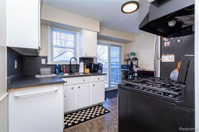 1644 Stewart Avenue, Lincoln Park, MI 48146