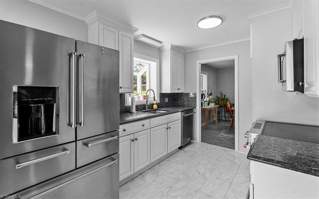 5961 Cottonwood Lane, Clemmons, NC 27103