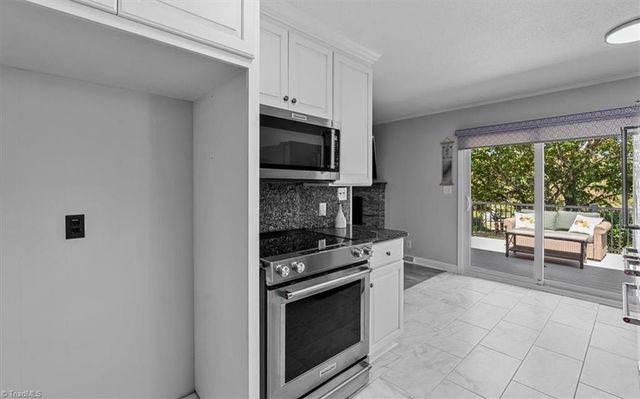 5961 Cottonwood Lane, Clemmons, NC 27103