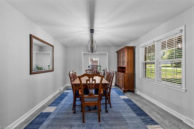 5961 Cottonwood Lane, Clemmons, NC 27103
