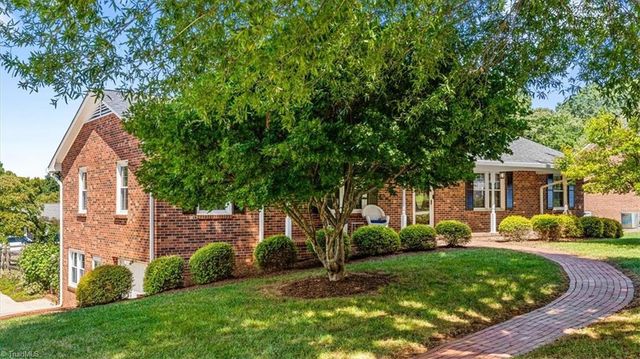 5961 Cottonwood Lane, Clemmons, NC 27103