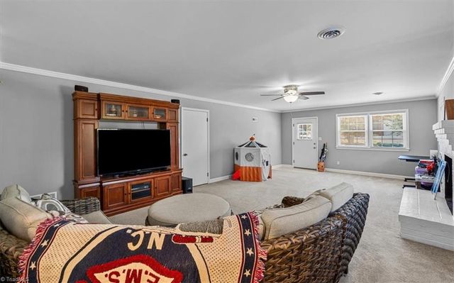 5961 Cottonwood Lane, Clemmons, NC 27103