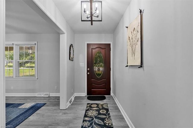 5961 Cottonwood Lane, Clemmons, NC 27103