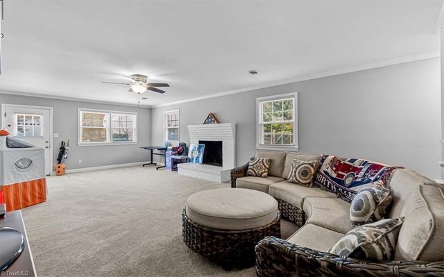 5961 Cottonwood Lane, Clemmons, NC 27103