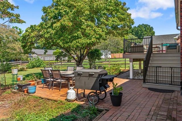 5961 Cottonwood Lane, Clemmons, NC 27103