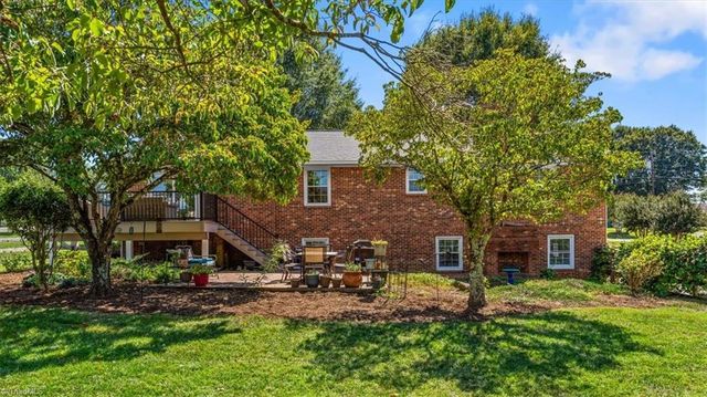 5961 Cottonwood Lane, Clemmons, NC 27103