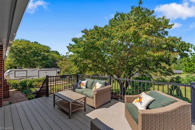 5961 Cottonwood Lane, Clemmons, NC 27103