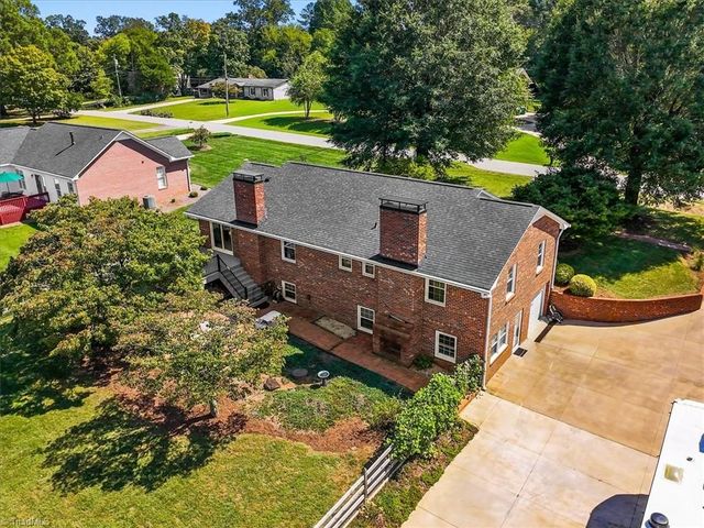 5961 Cottonwood Lane, Clemmons, NC 27103