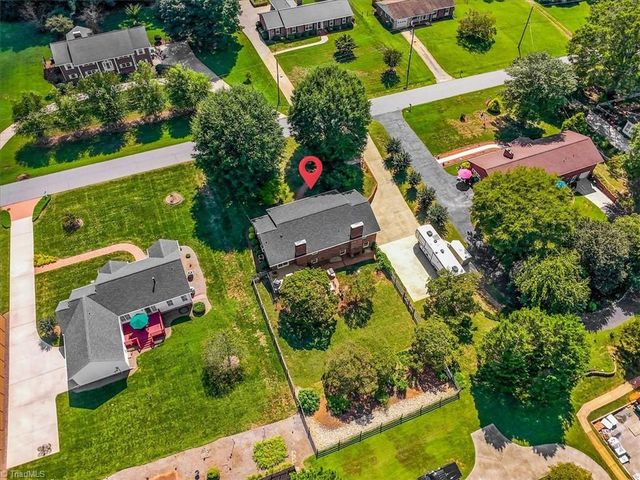 5961 Cottonwood Lane, Clemmons, NC 27103