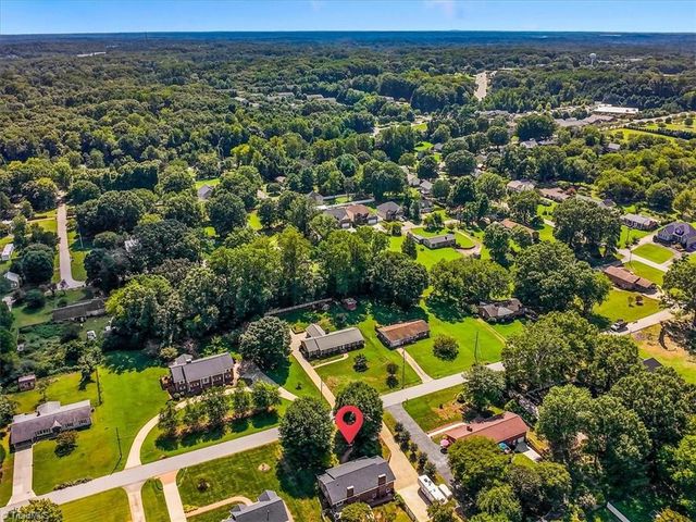 5961 Cottonwood Lane, Clemmons, NC 27103