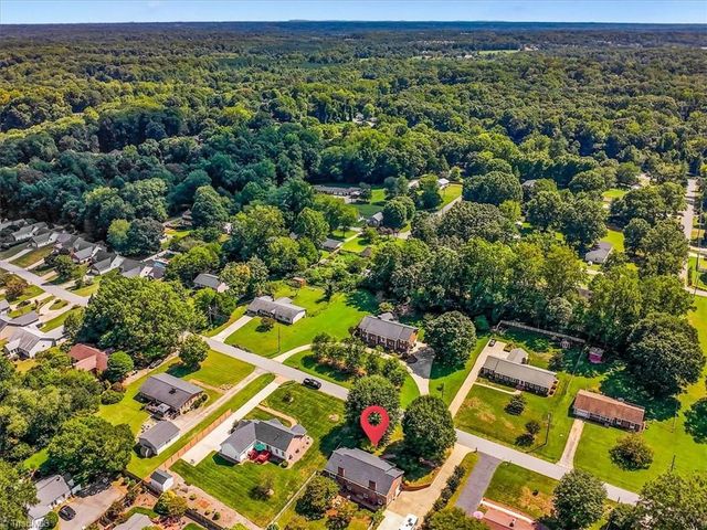 5961 Cottonwood Lane, Clemmons, NC 27103