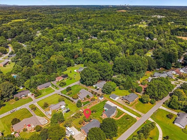 5961 Cottonwood Lane, Clemmons, NC 27103