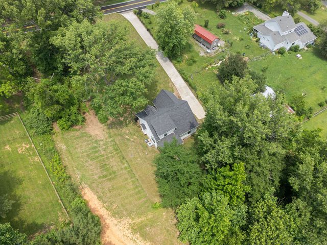 962 Belmont Rd, Clarksville, TN 37040