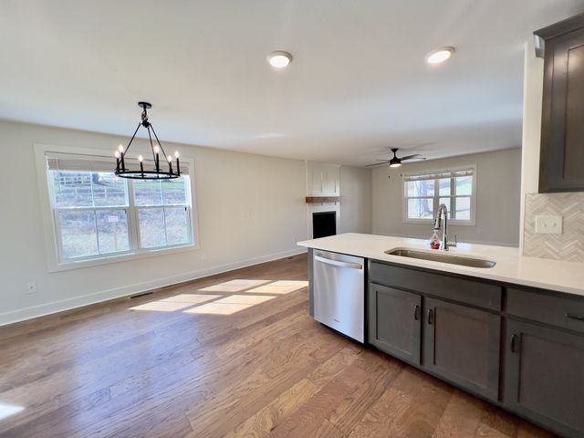 962 Belmont Rd, Clarksville, TN 37040