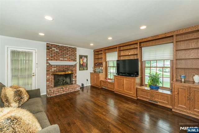 61 Heatherhill Lane, Woodcliff Lake, NJ 07677
