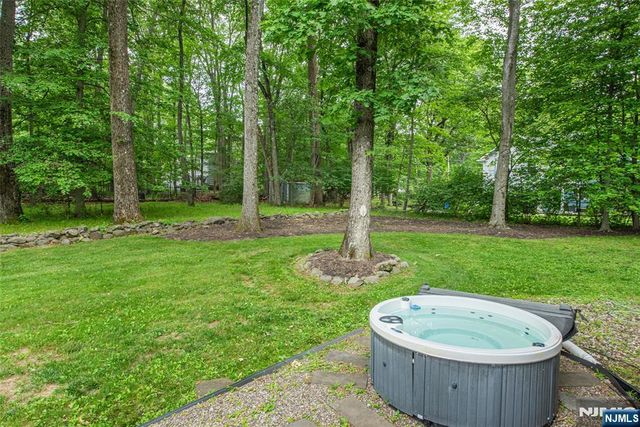 61 Heatherhill Lane, Woodcliff Lake, NJ 07677