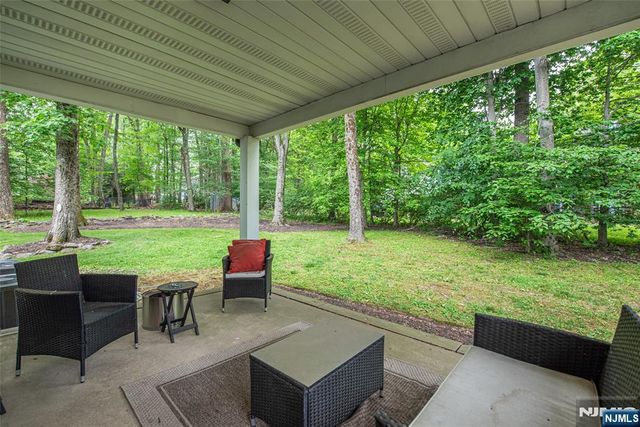 61 Heatherhill Lane, Woodcliff Lake, NJ 07677
