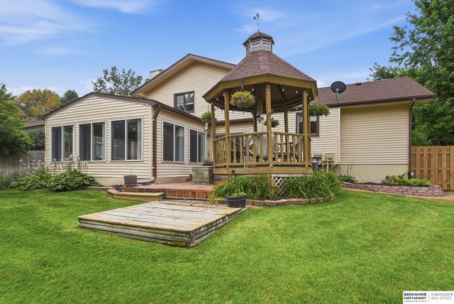 12826 Crown Point Avenue, Omaha, NE 68164