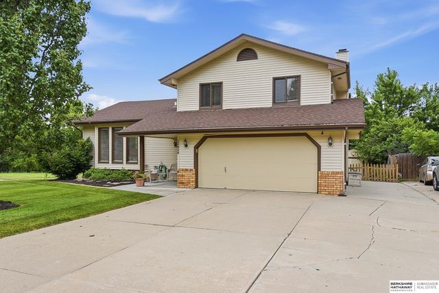 12826 Crown Point Avenue, Omaha, NE 68164