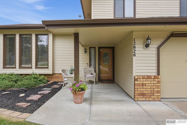 12826 Crown Point Avenue, Omaha, NE 68164