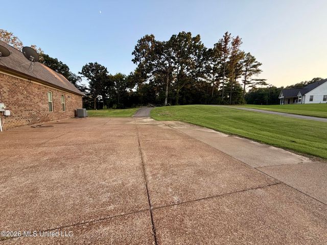 46 Fairview Trail, Byhalia, MS 38611