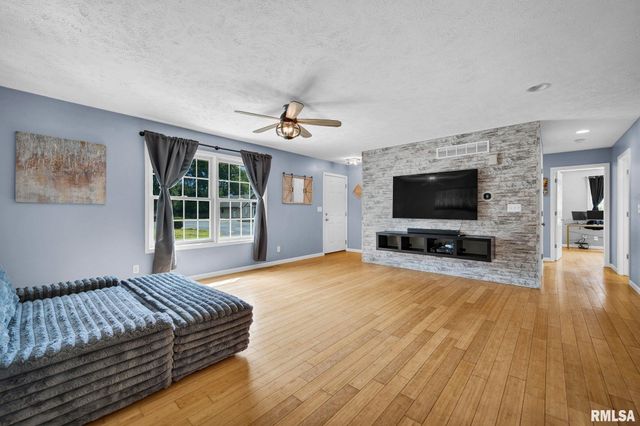 4502 E TERRACE Drive, Chillicothe, IL 61523