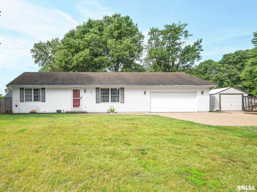 4502 E TERRACE Drive, Chillicothe, IL 61523