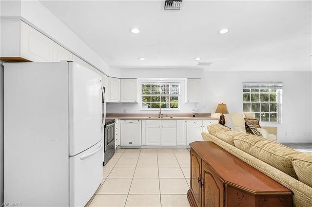 670 27th ST NW, Naples, FL 34120