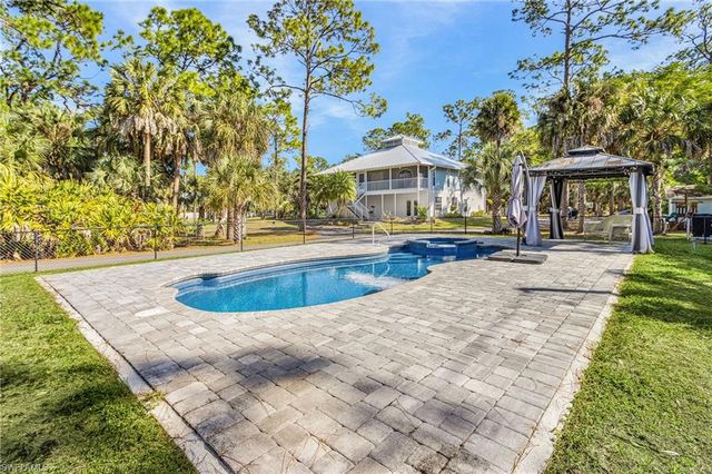 670 27th ST NW, Naples, FL 34120