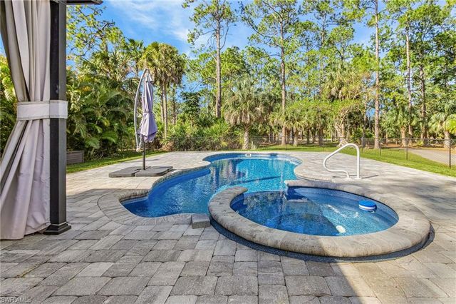 670 27th ST NW, Naples, FL 34120