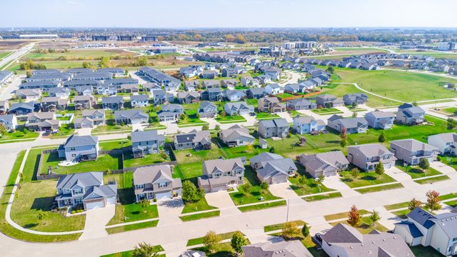 2355 SE Riverbirch Lane, Waukee, IA 50263