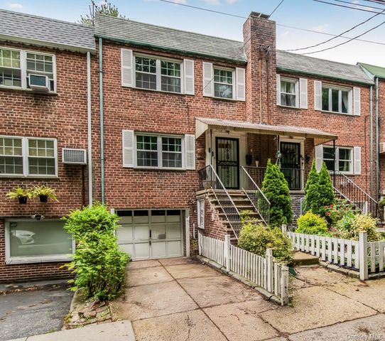 88 Parkway North, Yonkers, NY 10704