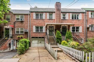 88 Parkway North, Yonkers, NY 10704