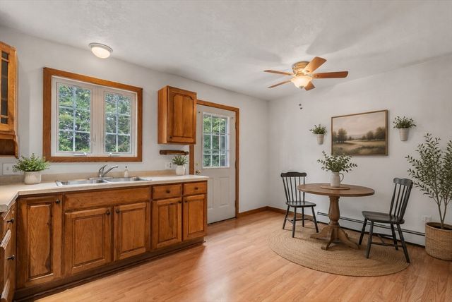 116 Kensington St, Agawam, MA 01030