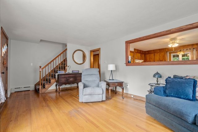 116 Kensington St, Agawam, MA 01030
