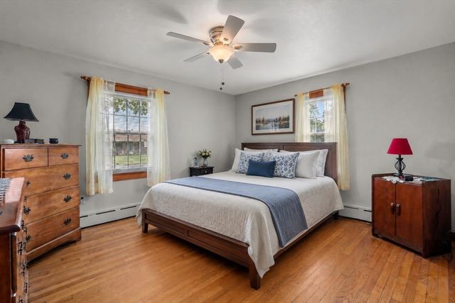 116 Kensington St, Agawam, MA 01030