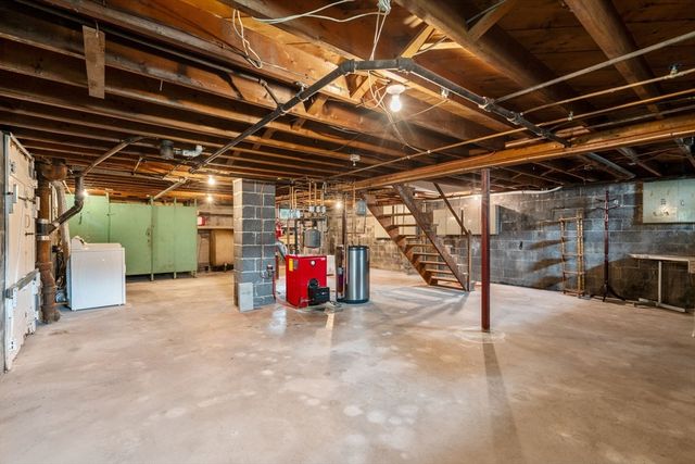 116 Kensington St, Agawam, MA 01030