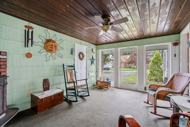 116 Kensington St, Agawam, MA 01030