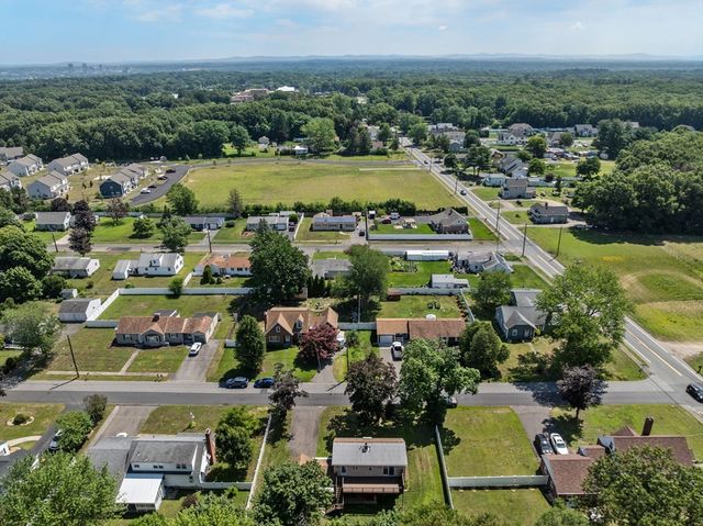 116 Kensington St, Agawam, MA 01030