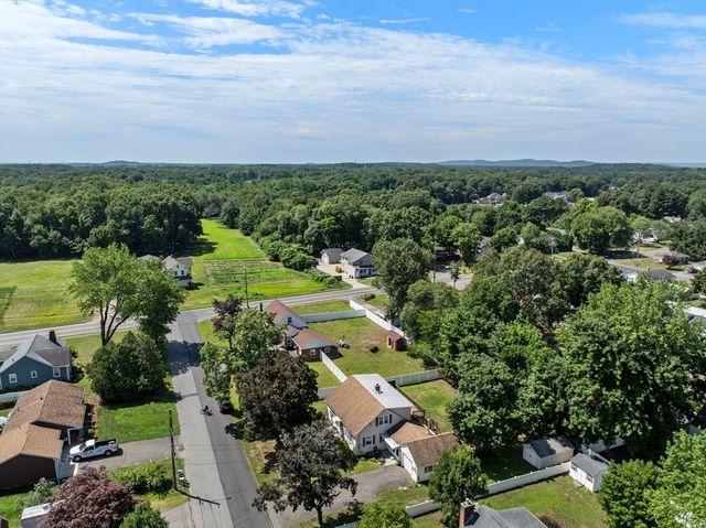 116 Kensington St, Agawam, MA 01030