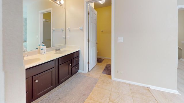 2890 Ashling Court, Schaumburg, IL 60193