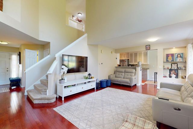 2890 Ashling Court, Schaumburg, IL 60193