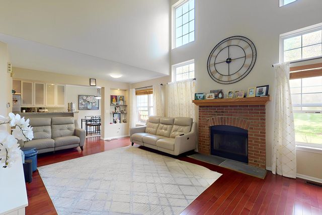 2890 Ashling Court, Schaumburg, IL 60193