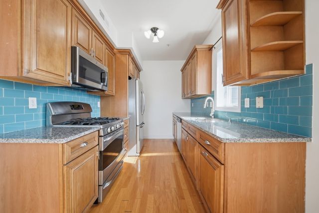 233 Beach Rd A11, Salisbury, MA 01952