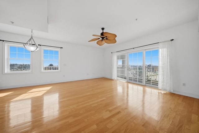 233 Beach Rd A11, Salisbury, MA 01952