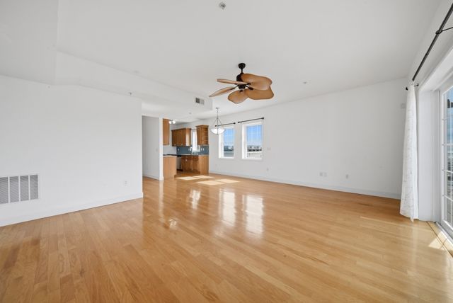 233 Beach Rd A11, Salisbury, MA 01952